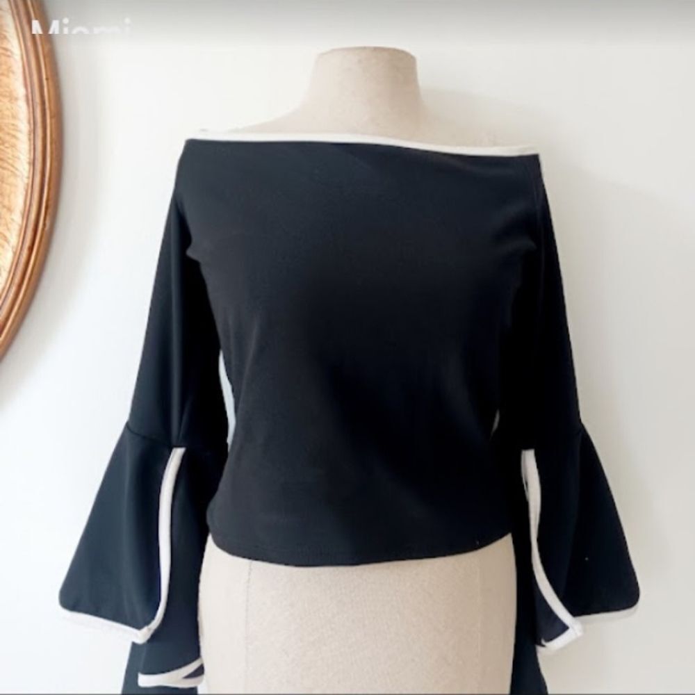 VALENTINE Off Shoulder Color Block White Trim Bell Sleeves Black Top Siz…